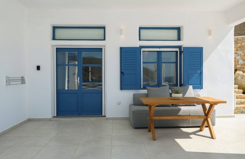 Aegiali Apartment | Richti studio - self service Aegean Sea view!