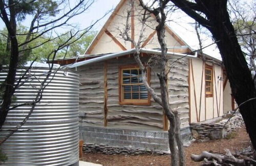 Comfort Cabin | Rick’s Comfort Cabin where the stars are big and bright in Texas.