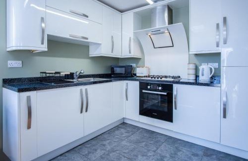 Tenby House | Ridgeway Hideaway - 1 Bedroom Holiday Home - Manorbier