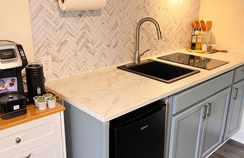 Union County Apartment | Riggins King suite WI-FI Patio Farmscape comfort