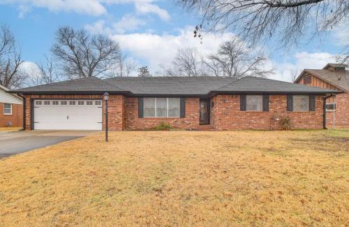 Vinita House | Right Off Route 66 Retro Vinita Home with Game Room