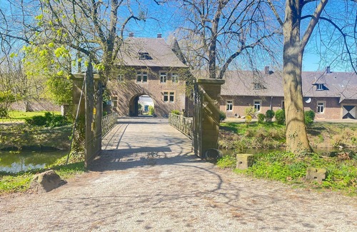 Uebach-Palenberg House | Rimburg Castle - Enjoy your vacation in the Steve Mc Queen apartment