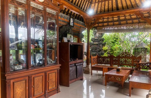 Melayang House | Rindikguesthouse