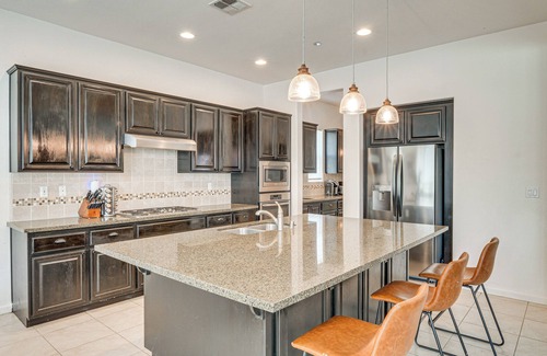 Bakersfield House | Rio Bravo Country Club Home in Bakersfield w/Pool
