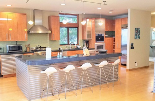 Albion House | Rio Luna - Where the Majestic Navarro River Meets the Rugged Pacific Ocean