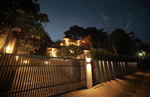Quilon House | Ripples Cove Retreat - Your dream Lakeside getaway