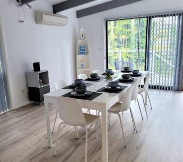 Lilli Pilli House | Riptide-close to beaches and pet friendly