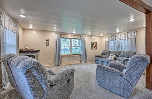 Goshen House | Rise and Shine Farm in Goshen with BBQ and Fire Pit!