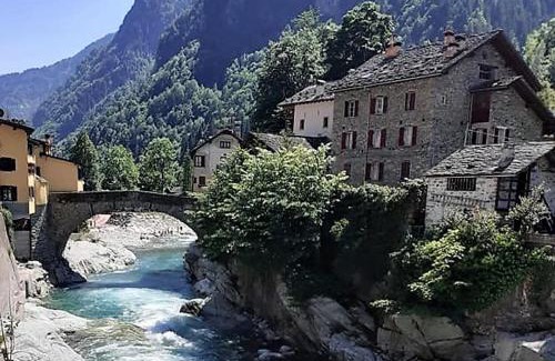 Campertogno House | River and Mounts