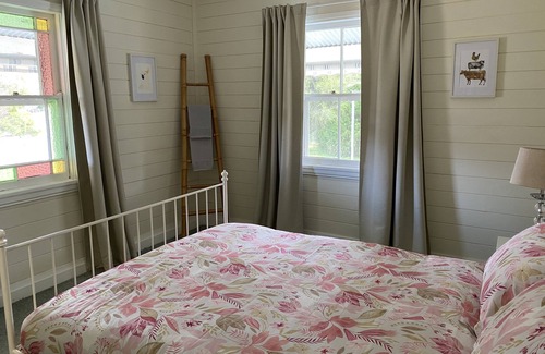Coonabarabran House | River Cottage perfect for your stay over in Coonabarabran. 200m from Main Str.