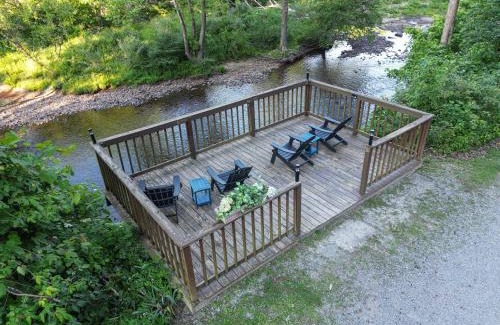 Elkins Hotel | River Front Resort