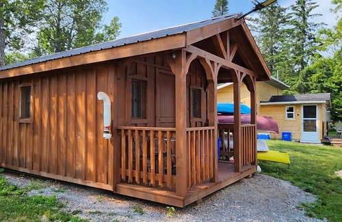Hastings Apartment | River Front Studio on Trent River