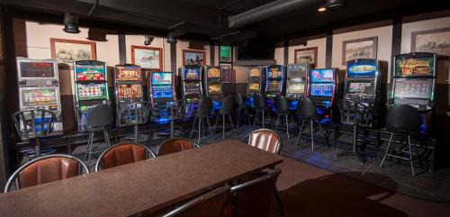 Nipawin Hotel | River Inn