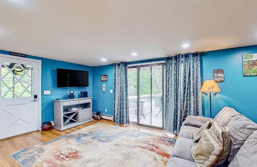 Warrensburg House | River Retreat