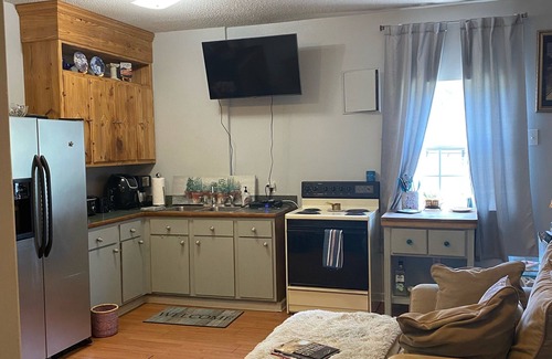 Kenner - Louis Armstrong International Airport House | River Ridge cottage sleeps 6 Pet's Welcome 30 day min