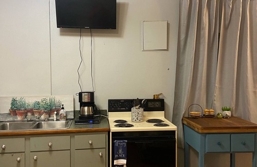 Kenner - Louis Armstrong International Airport House | River Ridge cottage sleeps 6 Pet's Welcome 30 day min