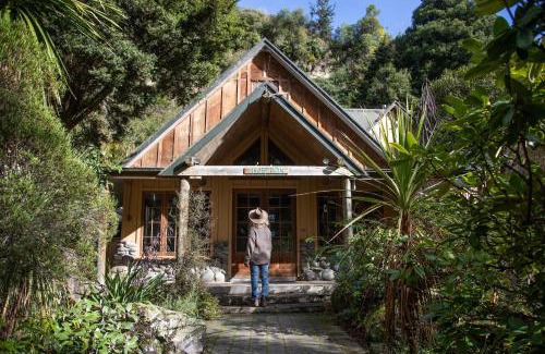 Taihape Cabin | River Valley Lodge