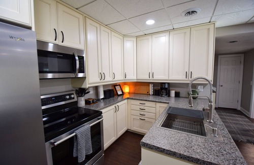 Iowa Falls Apartment | River View #2 - Cozy 1 bedroom apartment with a great view of the Iowa River.
