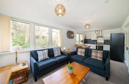 Glenisla Apartment | River View- Garden Apartment in Grounds of Mansion