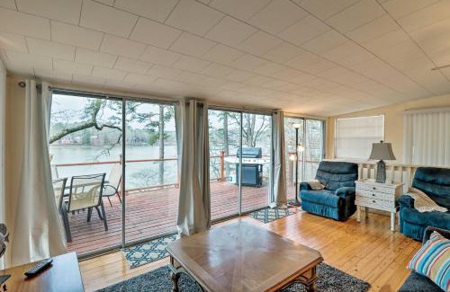 Piney House | Riverfront Deck and Fire Pit Hot Springs Retreat!