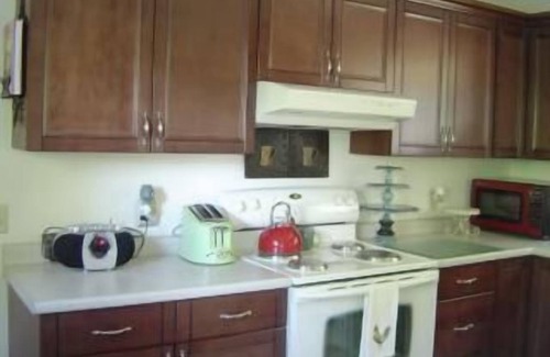 Calais House | Riverfront Home Gateway to Canada !