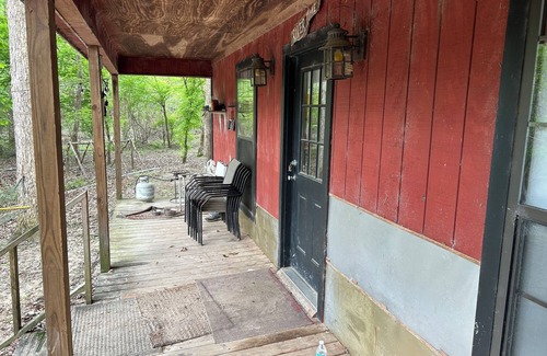 Jasper Cabin | Riverfront secluded 3-bedroom cabin on the scenic Neches River