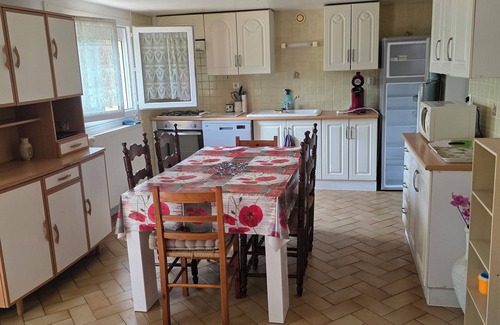 Clairac Bed & Breakfast | Riverfront t3 with garden