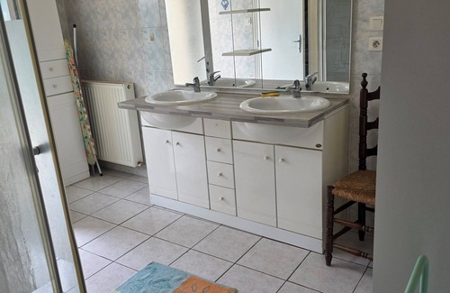 Clairac Bed & Breakfast | Riverfront t3 with garden