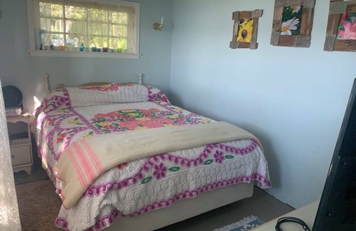 O'Leary Cottage | Rivers End Cottage-Golf, Pool, Restaurant and Bar within walking distance