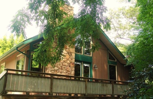 Confluence Ski Chalet | Riverside Chalet, Near Bike Trail, Hiking, Rafting, Fallingwater and mountains