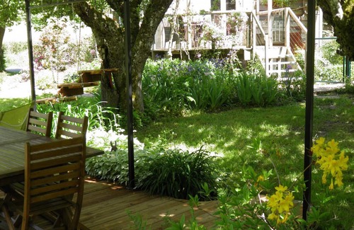 Herisson Cottage | Riverside Cottage: Garden, Fireplace, Family Friendly - Hérisson, France