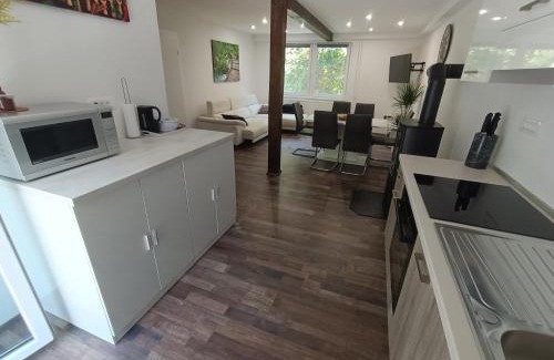 Ig House | Riverside Guesthouse