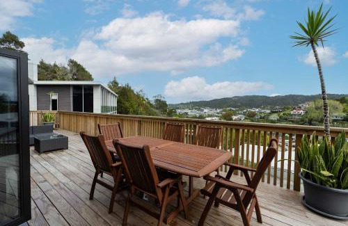 Whangarei House | Riverside Heights Two Story Townhouse with a View