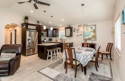 Roseland House | Riverside Luxury Retreat - Pelican Landing
