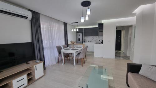 Dalgopo Apartment | Riverside Panorama