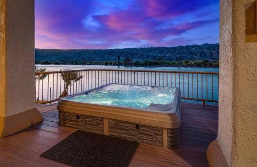 Bullhead City House | Riverside Retreat- Spacious 5-Bedroom Getaway in Bullhead City!