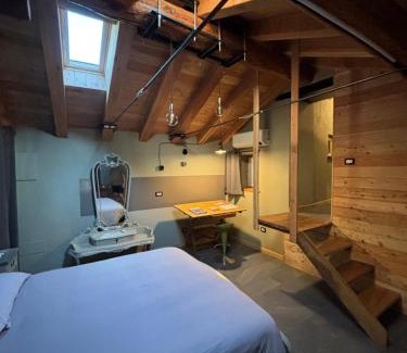Pontboset House | Riverside room Pierre