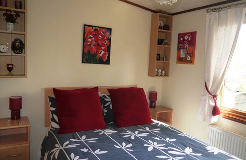 Tiddington Cabin | Riverside Wooden Lodge, Stratford-upon-Avon