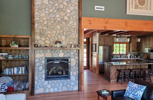 Vida House | RiverSong Main: 3br 2ba River Access, Rock Pool, Creek View, Nature Life