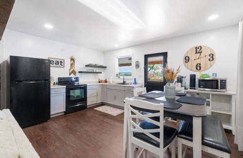 Russell Apartment | RiverSuite3 - The view will ease your mind