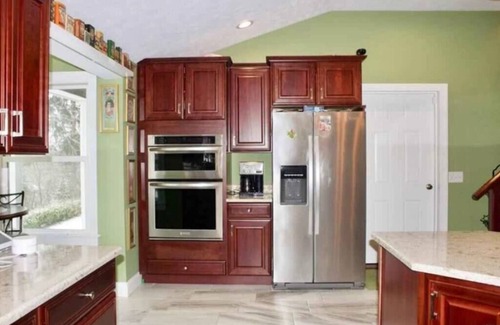Port Ontario House | Riverview Lodge Master Suite