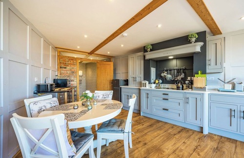 Gloucester Cottage | Riverview Lodge - UK36550