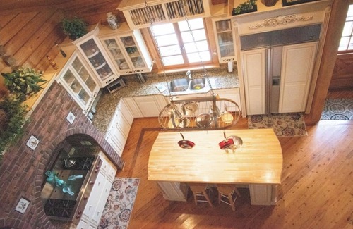 Astor Cabin | Riverview- Log Cabin- Special pricing August!/September BOOK NOW!