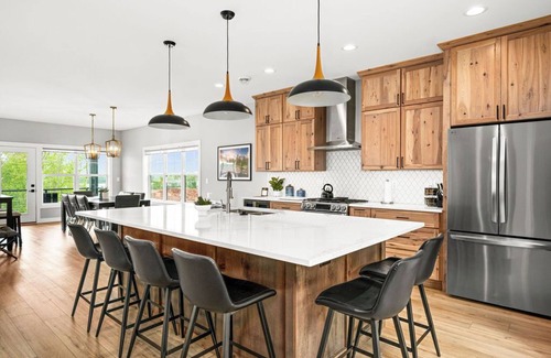 Duluth House | RiverWest Four Seasons - Base Spirit Mtn - Dog Friendly- Kids Play/Game Area-20% off Bike Rentals