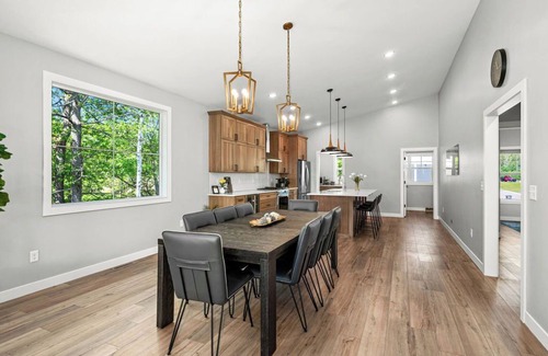 Duluth House | RiverWest Island View -Brand New- Dog Friendly-Sauna-20% off Bike Rentals