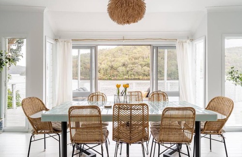 Berowra Waters House | rivescape holiday home at Berowra Waters
