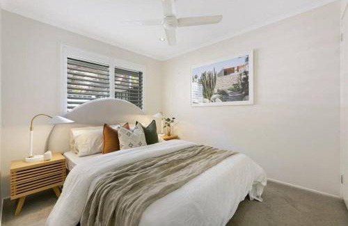 Mermaid Beach Villa | Riviera Road Miami - 4BRM Dual Villa