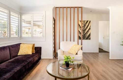 Riverstone House | Rivo Entertainer