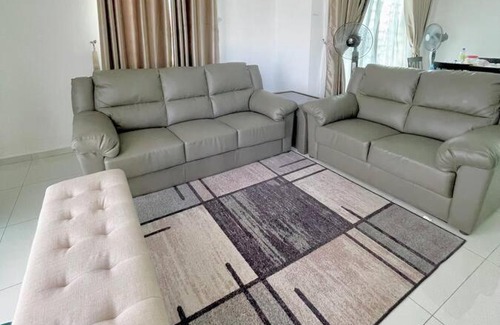 Kampung Gong Badak House | RJ Prima (UMT, UniSZA, Spacious, Beach + Netflix)