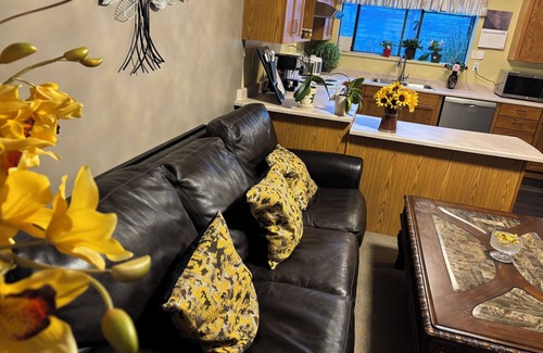 Aldergrove House | Rm 3 Quiet cozy room no stairs in a peaceful house, safe community, full kitchen